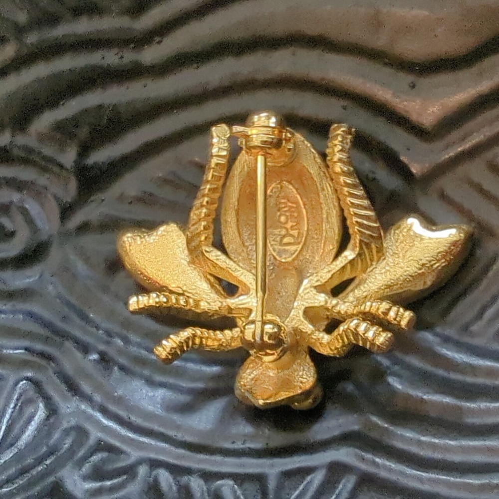 Vintage Joan Rivers Gold and Purple Bee Brooch - Picture 5 of 9